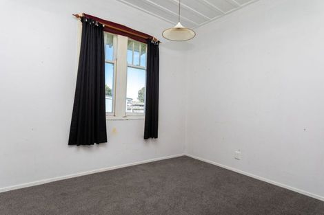 Photo of property in 10 Tennyson Street, Dannevirke, 4930
