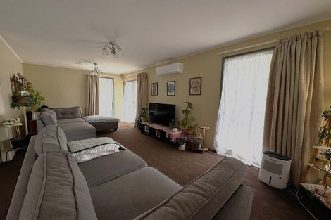 Photo of property in 3 Benita Place, Sunnyvale, Auckland, 0612