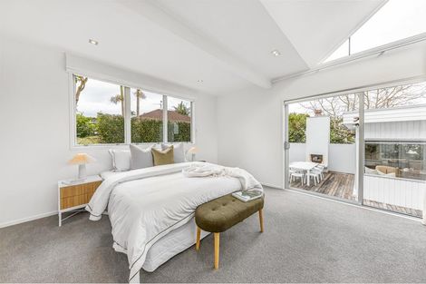 Photo of property in 16 Prestige Place, Castor Bay, Auckland, 0620