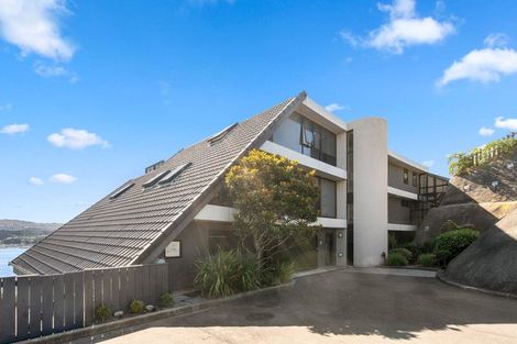Photo of property in Shelley Bay Terraces, 2/61 Maupuia Road, Maupuia, Wellington, 6022