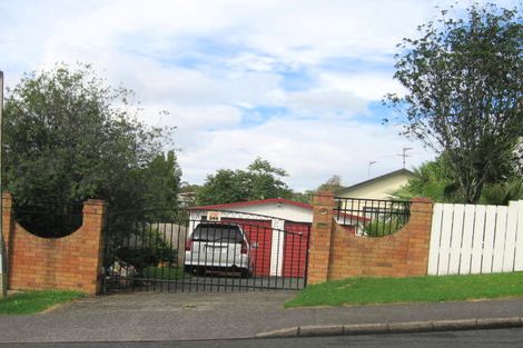 Photo of property in 14 Roick Parade, Glen Eden, Auckland, 0602