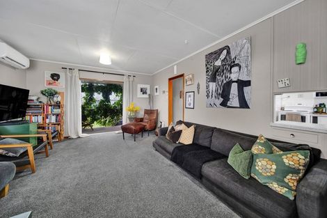 Photo of property in 37 Reid Avenue, Hawera, 4610