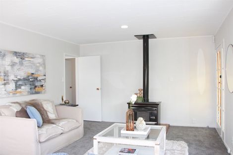 Photo of property in 70 Hutchinsons Road, Bucklands Beach, Auckland, 2014