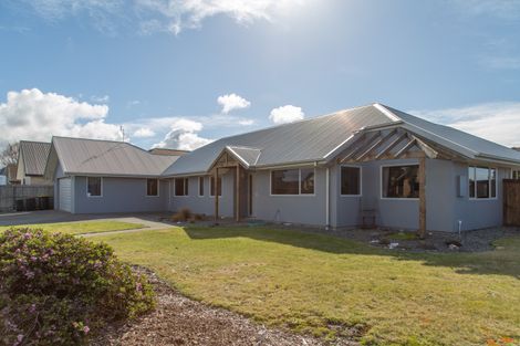 Photo of property in 2 Evergreen Place, Parklands, Christchurch, 8083