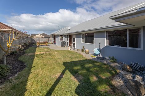 Photo of property in 2 Evergreen Place, Parklands, Christchurch, 8083