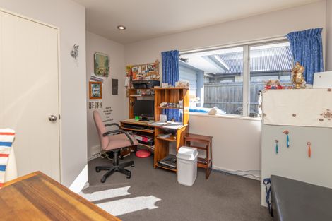 Photo of property in 2 Evergreen Place, Parklands, Christchurch, 8083