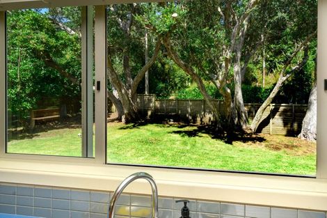 Photo of property in 379 Motutara Road, Muriwai, Waimauku, 0881