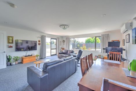 Photo of property in 66 Hunter Street, Edendale, 9825