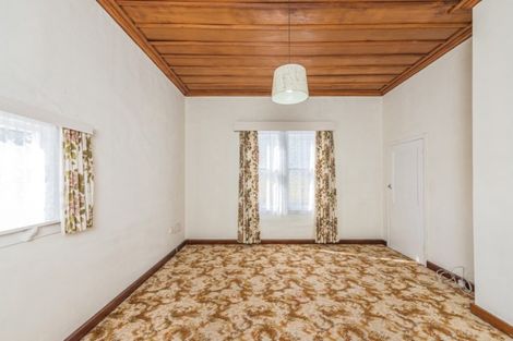 Photo of property in 16 Carlton Avenue, Gonville, Whanganui, 4501