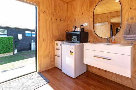 Photo of property in 105 Chartwell Avenue, Whangamata, 3620