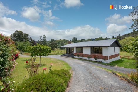 Photo of property in 806 Outram-mosgiel Road, Riverside, Outram, 9073