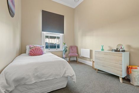 Photo of property in 260-262 High Street North, Carterton, 5713