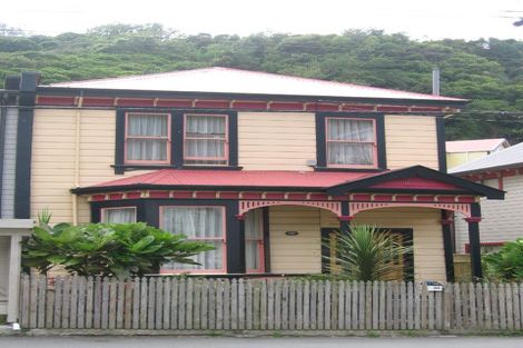 Photo of property in 166 Aro Street, Aro Valley, Wellington, 6021