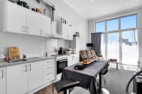 Photo of property in 138 Molesworth Street, New Plymouth, 4312