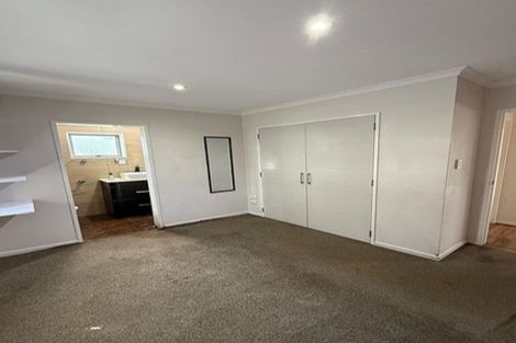 Photo of property in 53 Pomaria Road, Henderson, Auckland, 0610