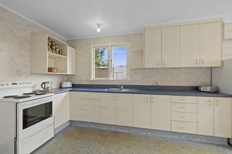 Photo of property in 10 Alberta Road, Glen Avon, New Plymouth, 4312