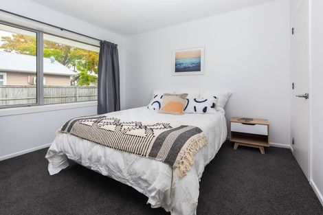 Photo of property in 2/52 North Avon Road, Richmond, Christchurch, 8013