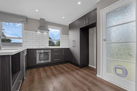 Photo of property in 17 Landow Place, Henderson, Auckland, 0612