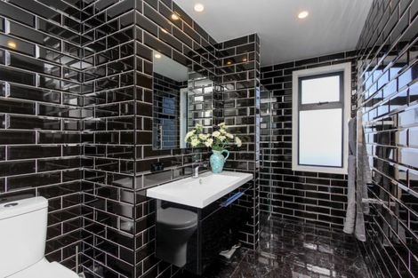 Photo of property in 13 Fernbrook Drive, Hurworth, New Plymouth, 4310