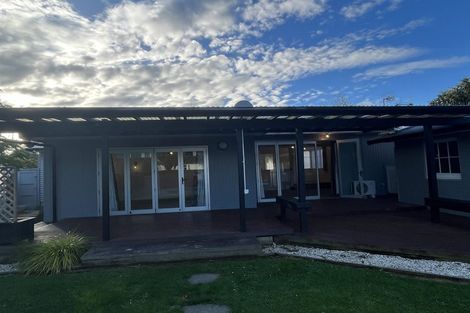 Photo of property in 24 Akaroa Avenue, Awapuni, Palmerston North, 4412