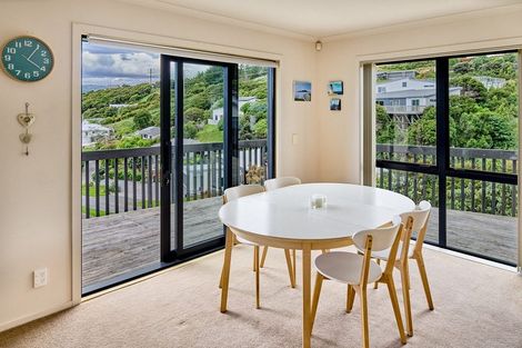 Photo of property in 17 Endeavour Drive, Whitby, Porirua, 5024