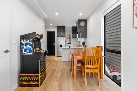 Photo of property in 18 Parahau Road, Papakura, 2110