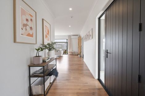 Photo of property in 18 Atlantic Drive, Fitzherbert, Palmerston North, 4410