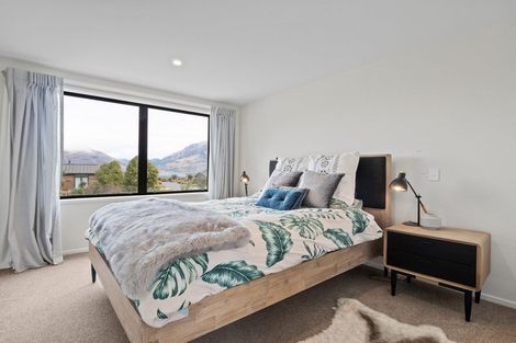 Photo of property in 35 Jacks Point Rise, Jacks Point, Queenstown, 9371