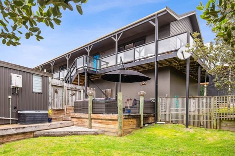 Photo of property in 4 Pine Ridge Terrace, Waikanae Beach, Waikanae, 5036