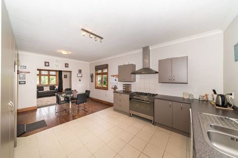 Photo of property in 33 Thomson Street, West End, Palmerston North, 4412
