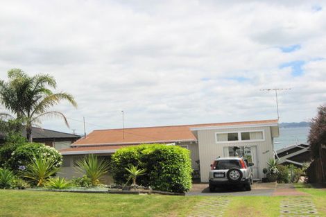 Photo of property in 16 De Luen Avenue, Tindalls Beach, Whangaparaoa, 0930