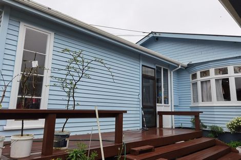 Photo of property in 104 Parkvale Road, Karori, Wellington, 6012