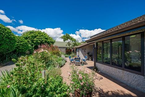 Photo of property in 11 Walnut Grove, Waikanae, 5036