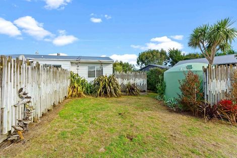 Photo of property in 3 Mavis Avenue, Waikawa Beach, Manakau, 5573