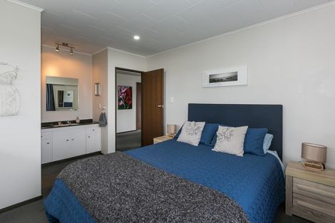 Photo of property in 4 Laurent Place, Greenmeadows, Napier, 4112