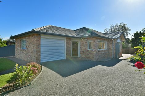 Photo of property in 22 Dan Tori Place, Orewa, 0931