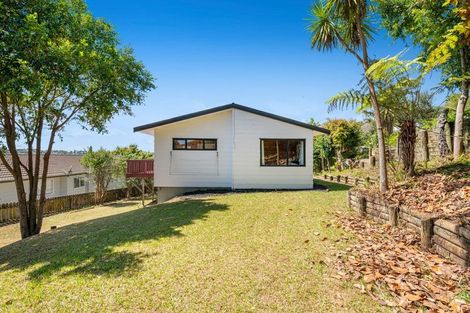 Photo of property in 7 Camilla Grove, Totara Vale, Auckland, 0629