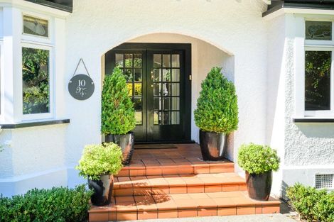 Photo of property in 10 Elmira Avenue, Hokowhitu, Palmerston North, 4410