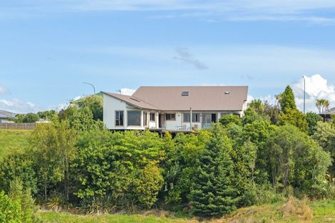 Photo of property in 117 Ruapehu Drive, Fitzherbert, Palmerston North, 4410