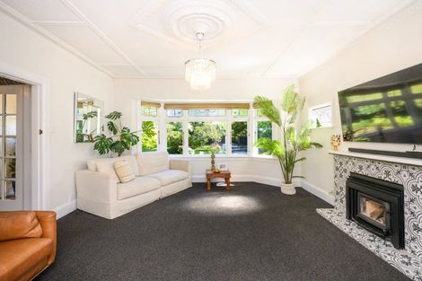 Photo of property in 10 Elmira Avenue, Hokowhitu, Palmerston North, 4410