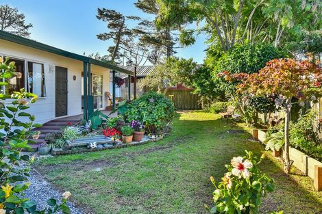 Photo of property in 1/133 Carnoustie Drive, Wattle Downs, Auckland, 2103