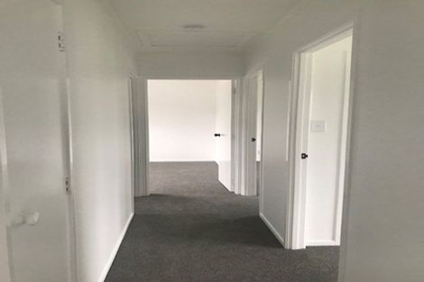 Photo of property in 2/27 Templeton Place, Clendon Park, Auckland, 2103