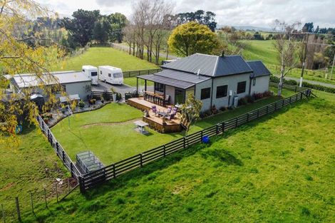 Photo of property in 423 Tipapakuku Road, Dannevirke, 4976