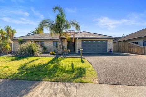 Photo of property in 27 Summerland Crescent, Papamoa Beach, Papamoa, 3118