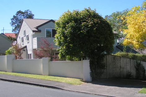Photo of property in 1/4 Council Terrace, Northcote Point, Auckland, 0627