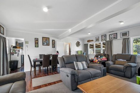Photo of property in 1 River Road, Te Atatu Peninsula, Auckland, 0610