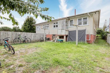 Photo of property in 22 Kingdale Road, Henderson, Auckland, 0610