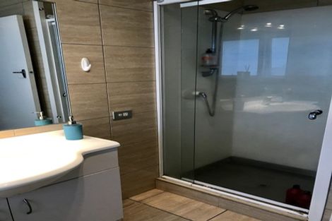 Photo of property in 1/49 Shakespeare Road, Milford, Auckland, 0620