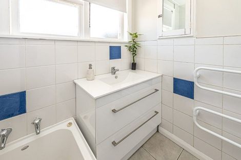 Photo of property in 10 Hadfield Crescent, College Estate, Whanganui, 4500