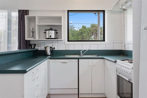 Photo of property in 16 Horton Place, Avondale, Christchurch, 8061